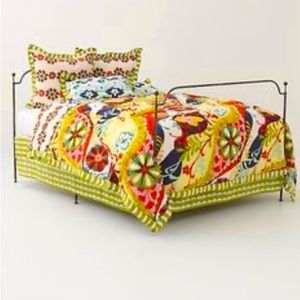 ANTHRO// Bella Hothouse Queen quilt with 2 standard shams